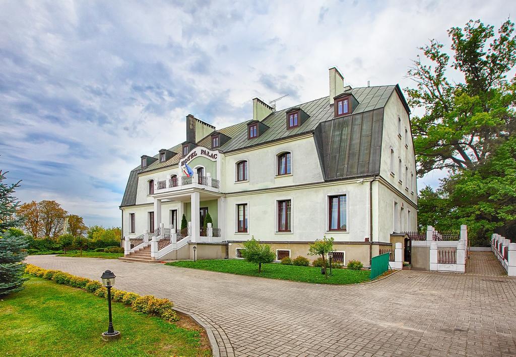 Hotel Palac W Myslecinku Быдгощ Экстерьер фото